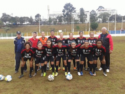 Equipe ituana de Futebol Feminino, campeã dos Jogos Regionais 2015.
