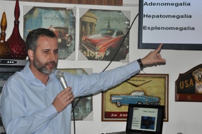 O coordenador da Oncologia do Hospital Gpaci, Gustavo Neves, abriu o ciclo de palestras